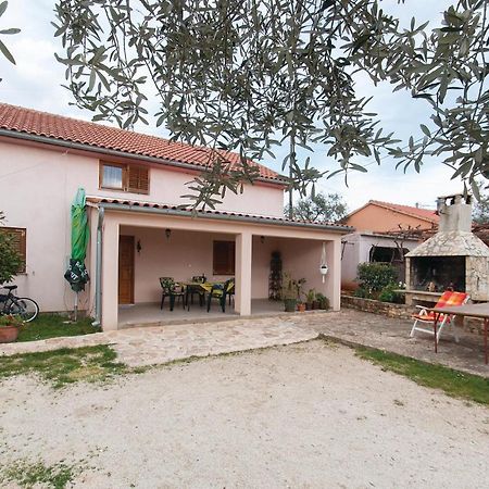 Lovely Apartment In Rovinj With Kitchen Luaran gambar