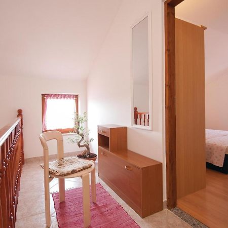 Lovely Apartment In Rovinj With Kitchen Luaran gambar