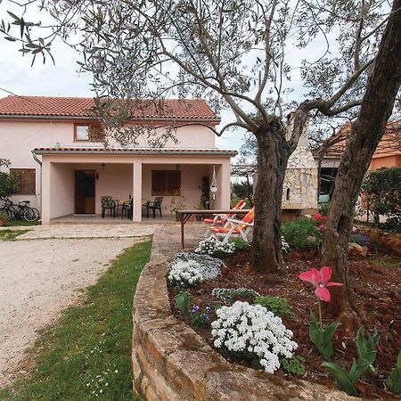 Lovely Apartment In Rovinj With Kitchen Luaran gambar
