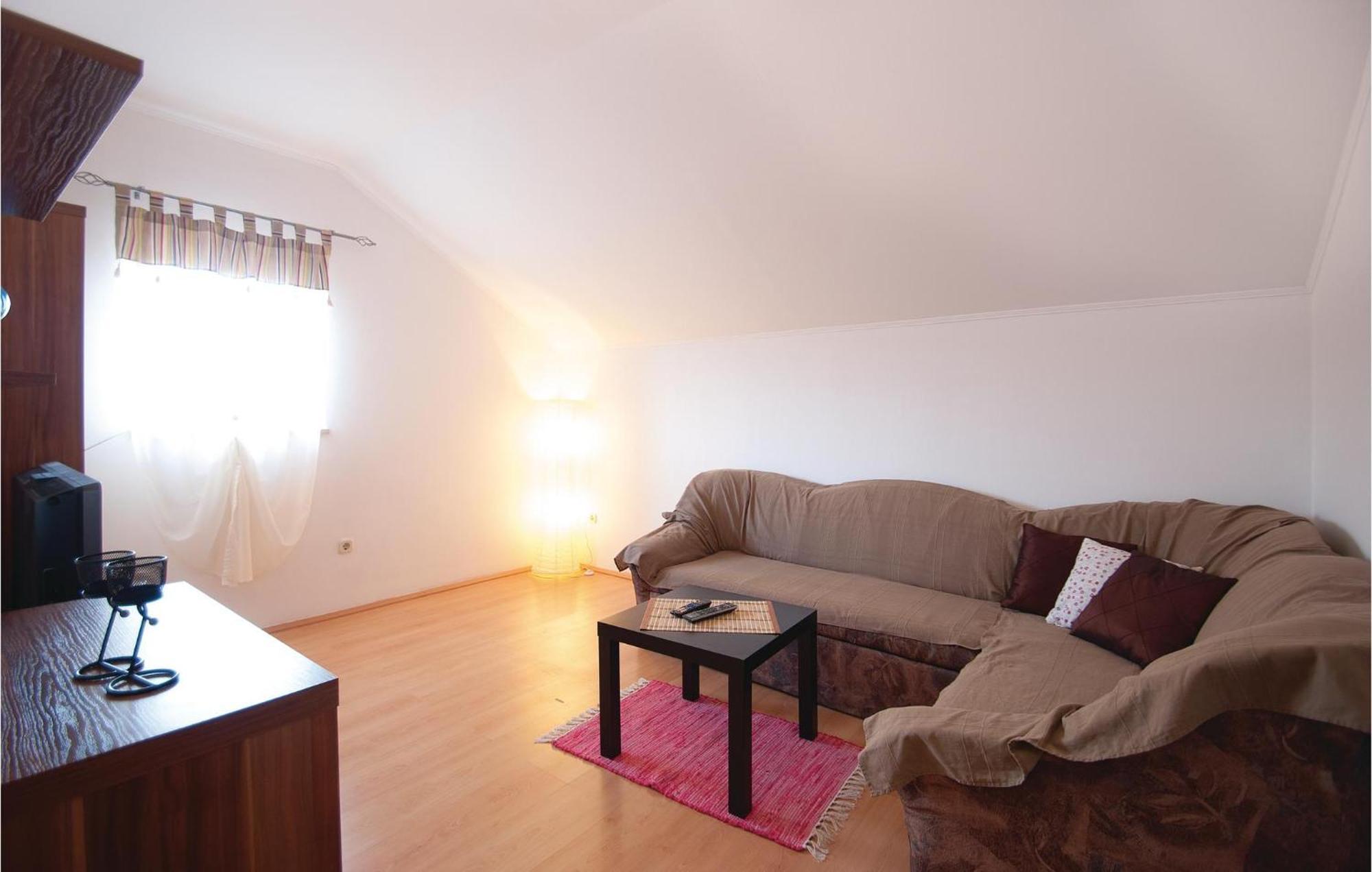 Lovely Apartment In Rovinj With Kitchen Luaran gambar