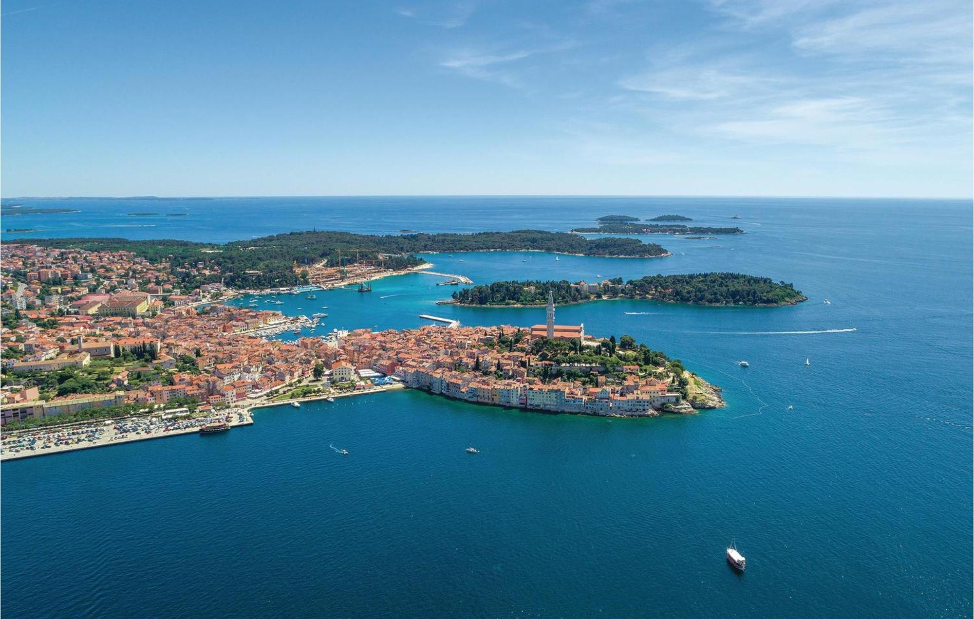 Lovely Apartment In Rovinj With Kitchen Luaran gambar