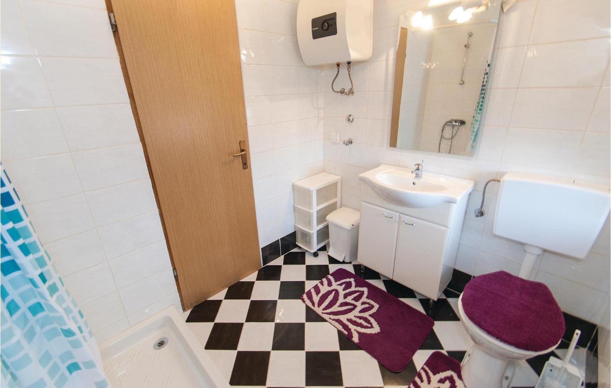 Lovely Apartment In Rovinj With Kitchen Luaran gambar