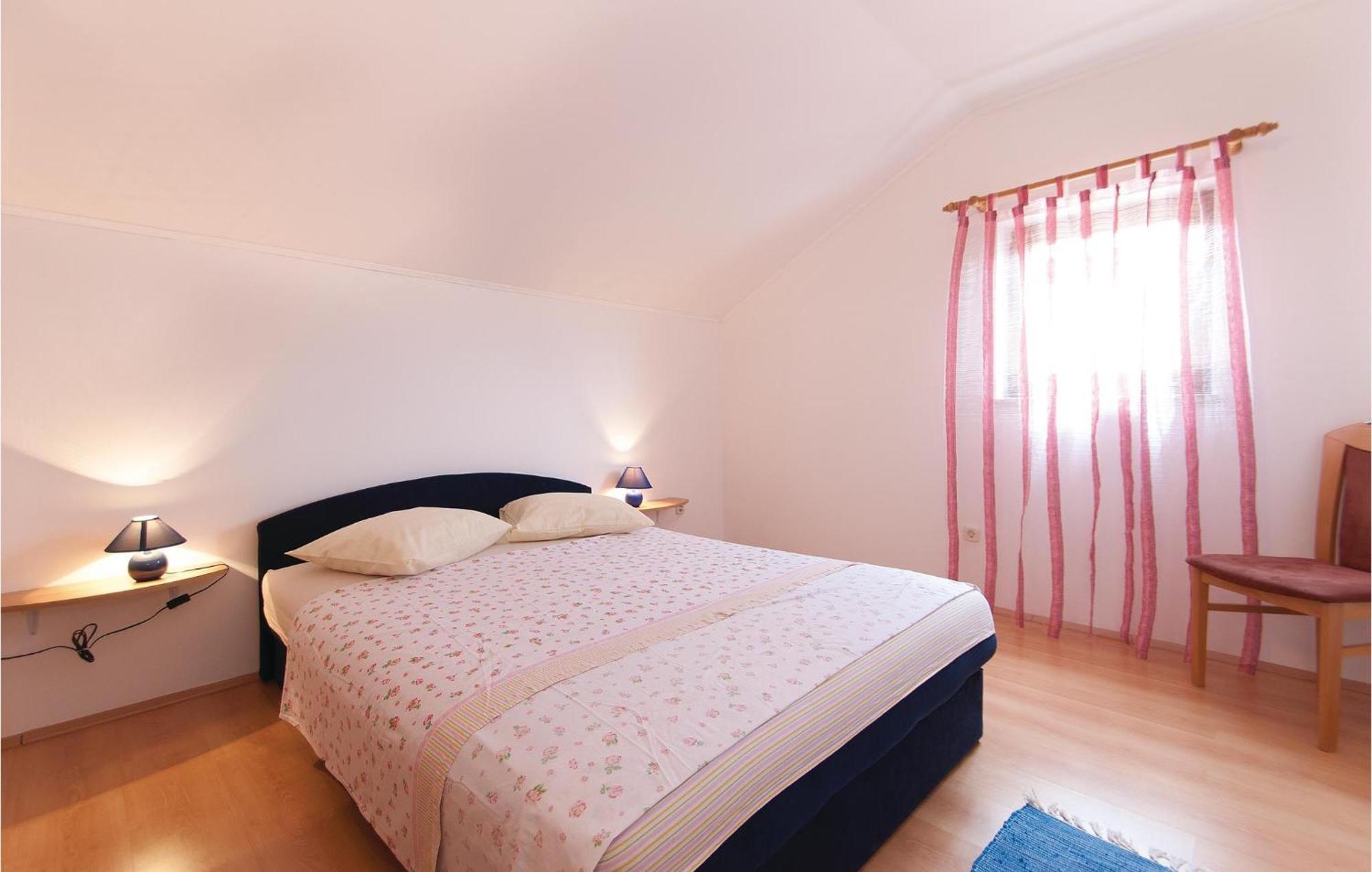 Lovely Apartment In Rovinj With Kitchen Luaran gambar