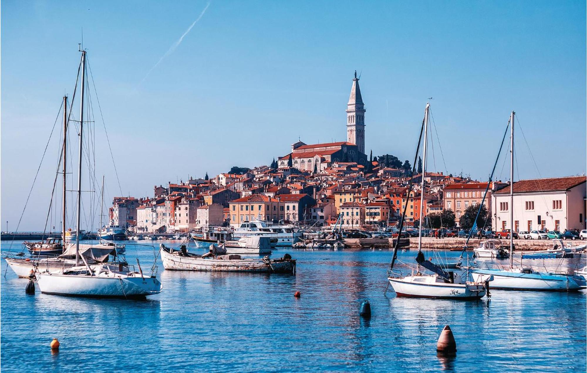 Lovely Apartment In Rovinj With Kitchen Luaran gambar