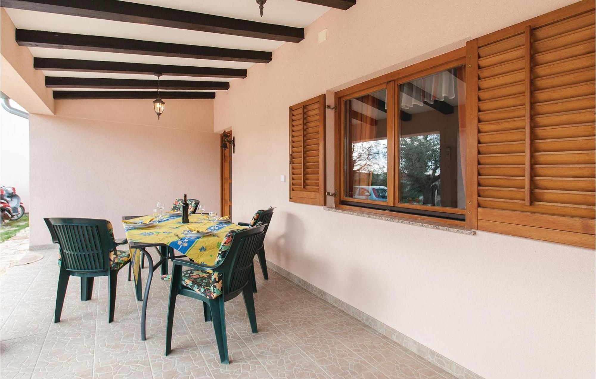 Lovely Apartment In Rovinj With Kitchen Luaran gambar