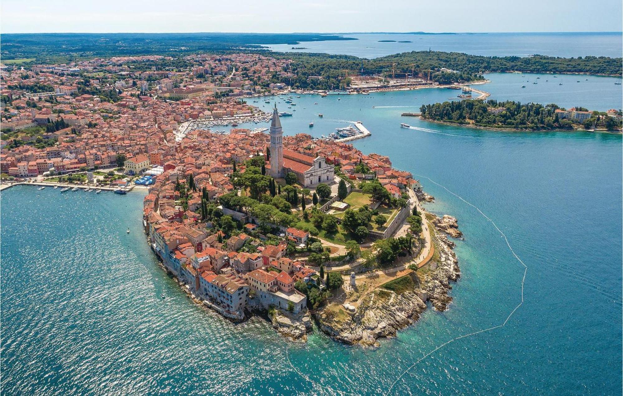Lovely Apartment In Rovinj With Kitchen Luaran gambar