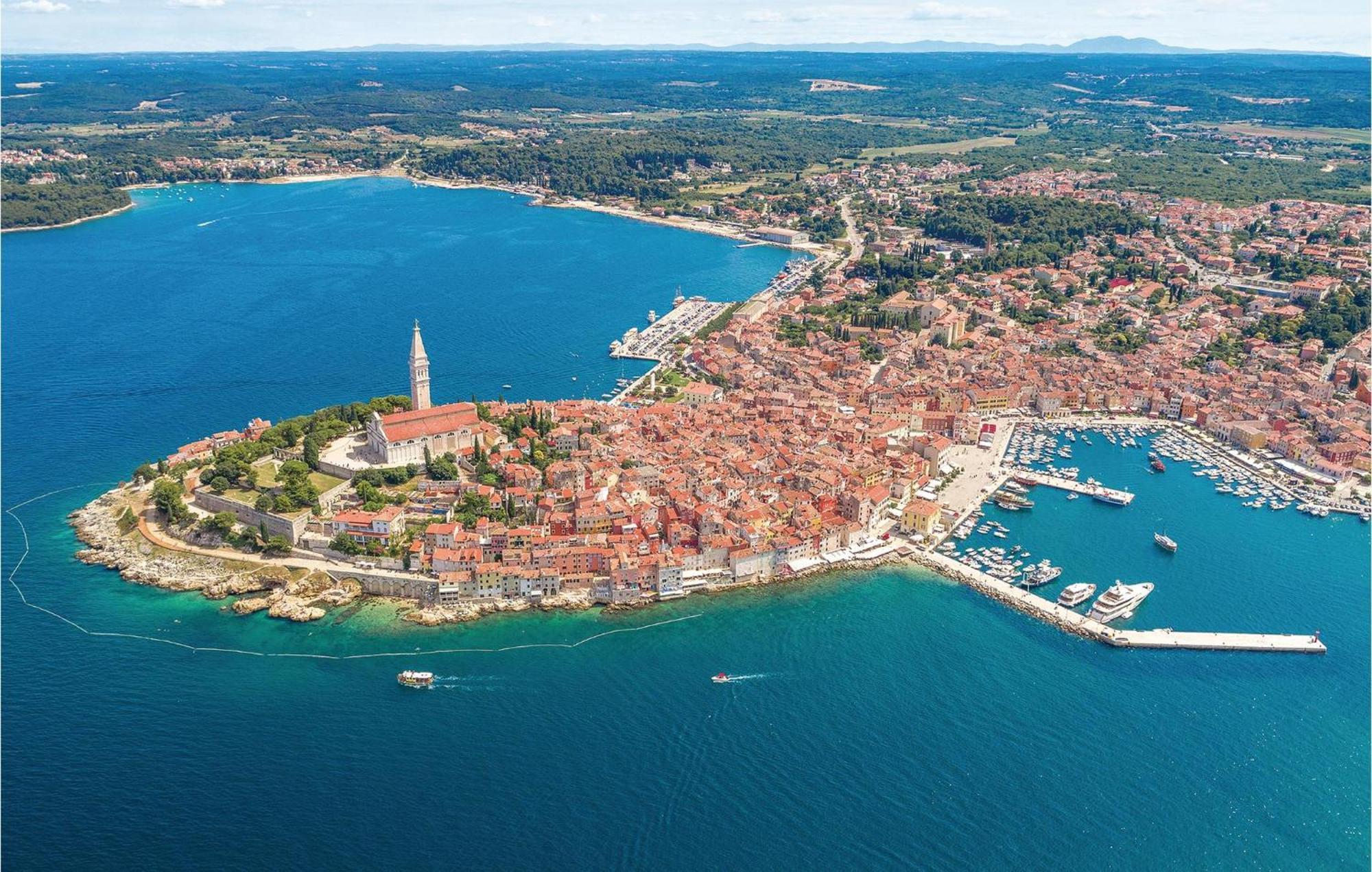 Lovely Apartment In Rovinj With Kitchen Luaran gambar